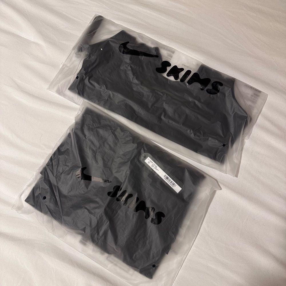 NikeSKIMS Matte Black Active Set